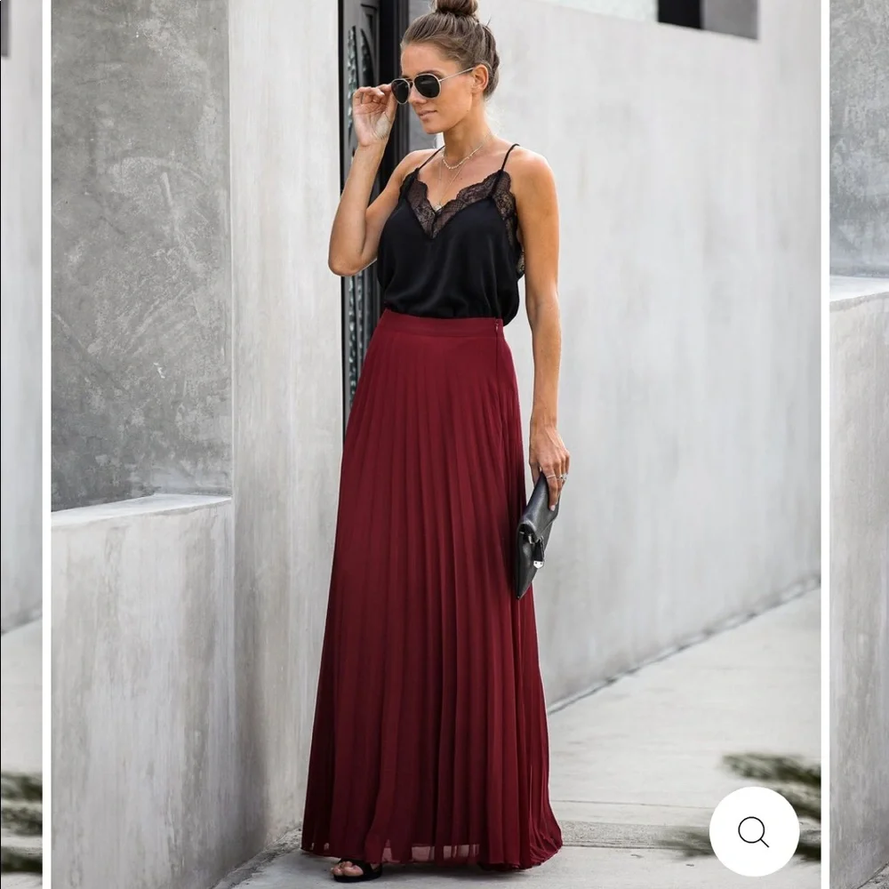 PIVOTAL MOMENTS PLEATED MAXI SKIRT - BURGUNDY
